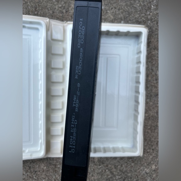 A Walt Disney masterpiece The Lion King on VHS - Picture 4 of 5